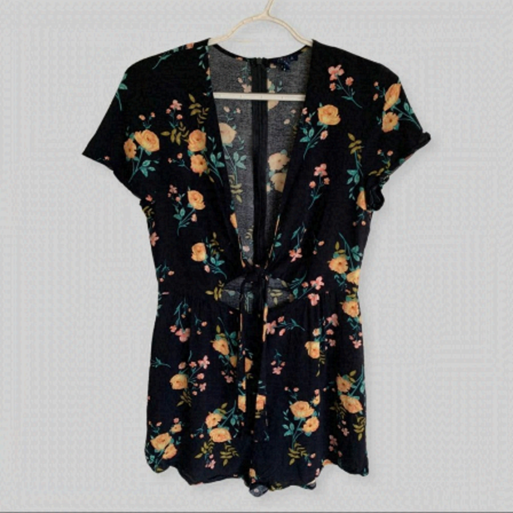 UK2LA Black Floral Romper